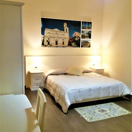 Domus Al Corso Con Servizio 4*