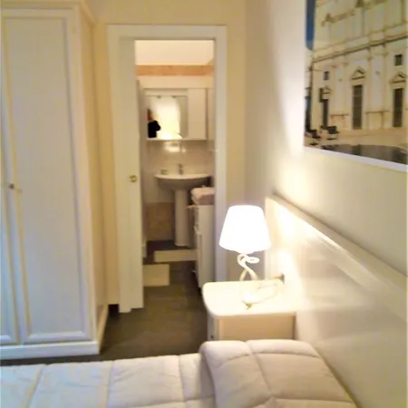 Domus Al Corso Con Servizio Гостевой дом 4*