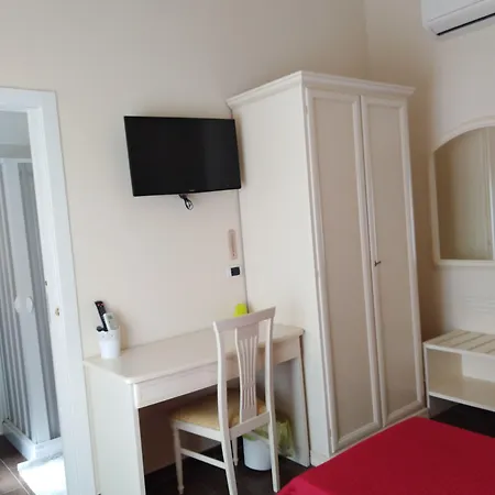 Domus Al Corso Con Servizio Гостевой дом