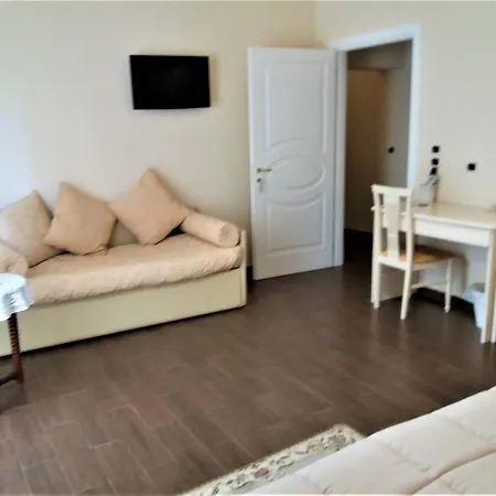 Гостевой дом Domus Al Corso Con Servizio Каноса-ди-Пулья