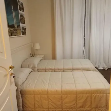 Гостевой дом Domus Al Corso Con Servizio Каноса-ди-Пулья