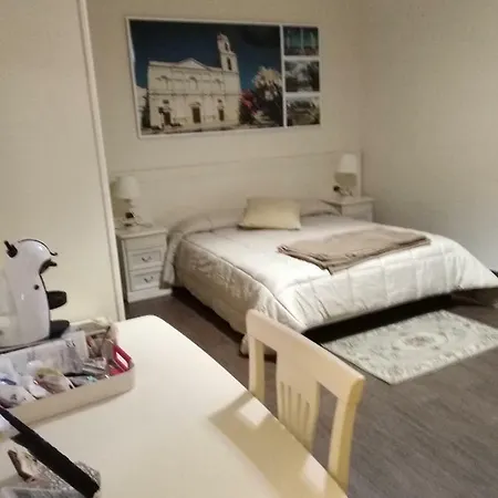 Domus Al Corso Con Servizio Affittacamere 4*