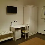 Domus Al Corso Con Servizio בית הארחה קנוסה די פוליה