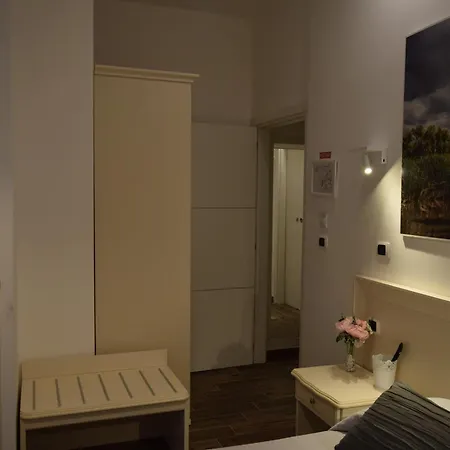 Guest house Domus Al Corso Con Servizio Canosa di Puglia