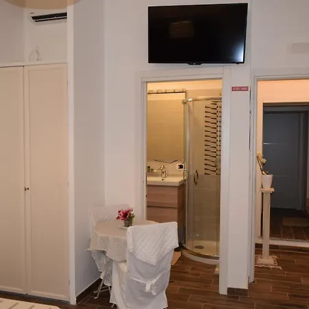 Guest house Domus Al Corso Con Servizio 3*