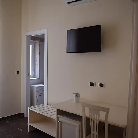Domus Al Corso Con Servizio 3* Canosa di Puglia