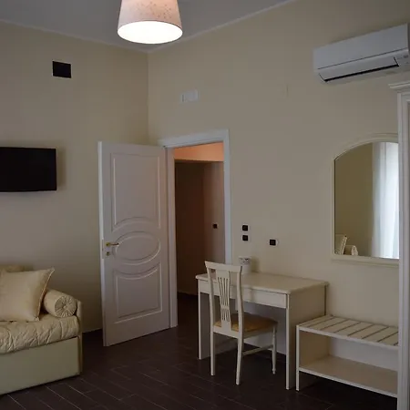 Guest house Domus Al Corso Con Servizio