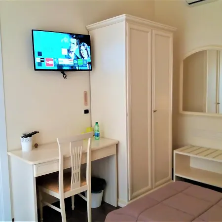 Pensión Domus Al Corso Con Servizio 4*