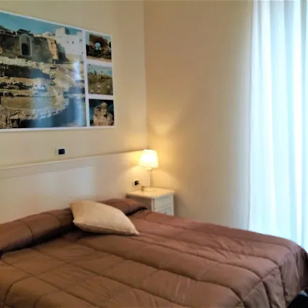 Guest house Domus Al Corso Con Servizio 3*