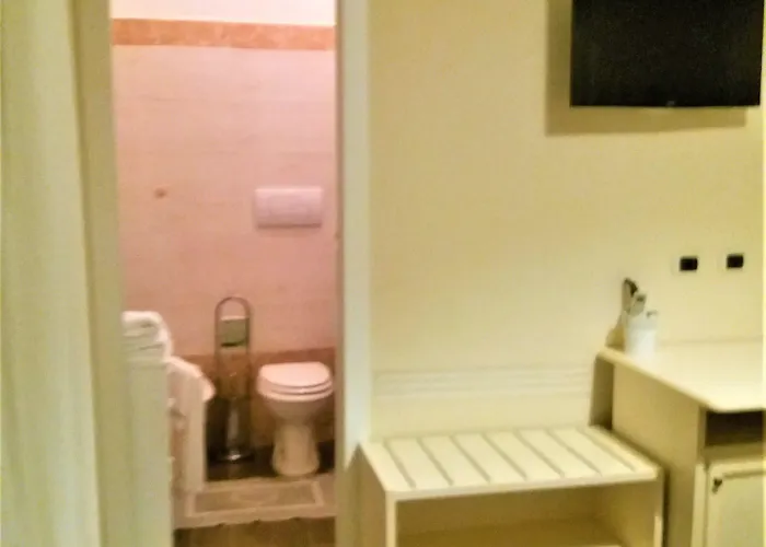 Guest house Domus Al Corso Con Servizio 4*